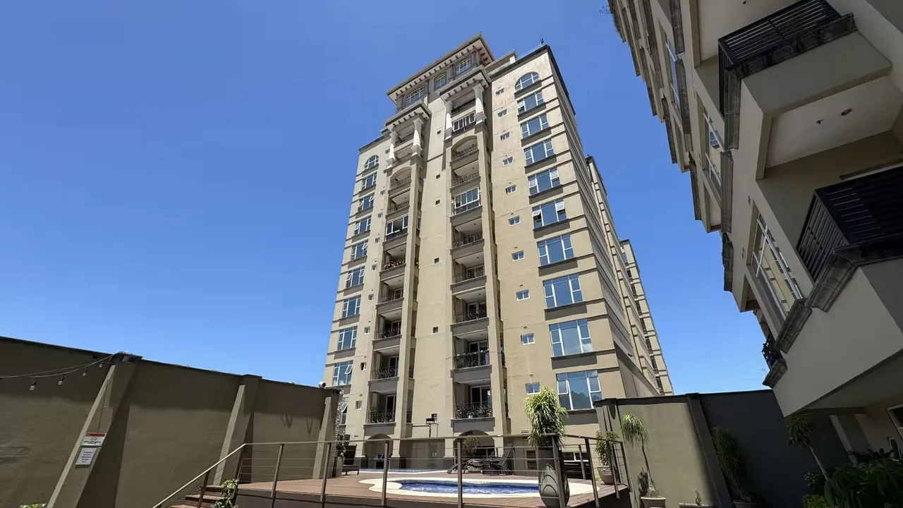 Apartment for rent with a view of La Sabana, San José. (FE)