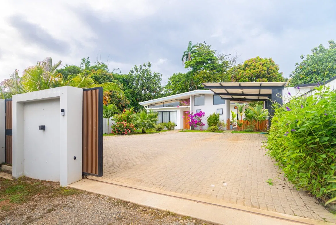 CASA COLA DE BALLENA PROPERTY WITH THREE BEDROOM A LITTLE STEPS OF THE BEACH, IN BAHIA BALLENA – 0.16 ACRES, photo 8