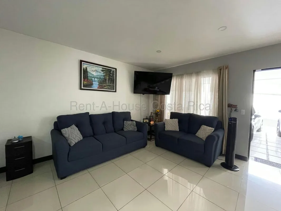 Esta hermosa casa en condominio, ofrece un estilo de vida moderno y cómodo en San Rafael Arriba, Desamparados., photo 2