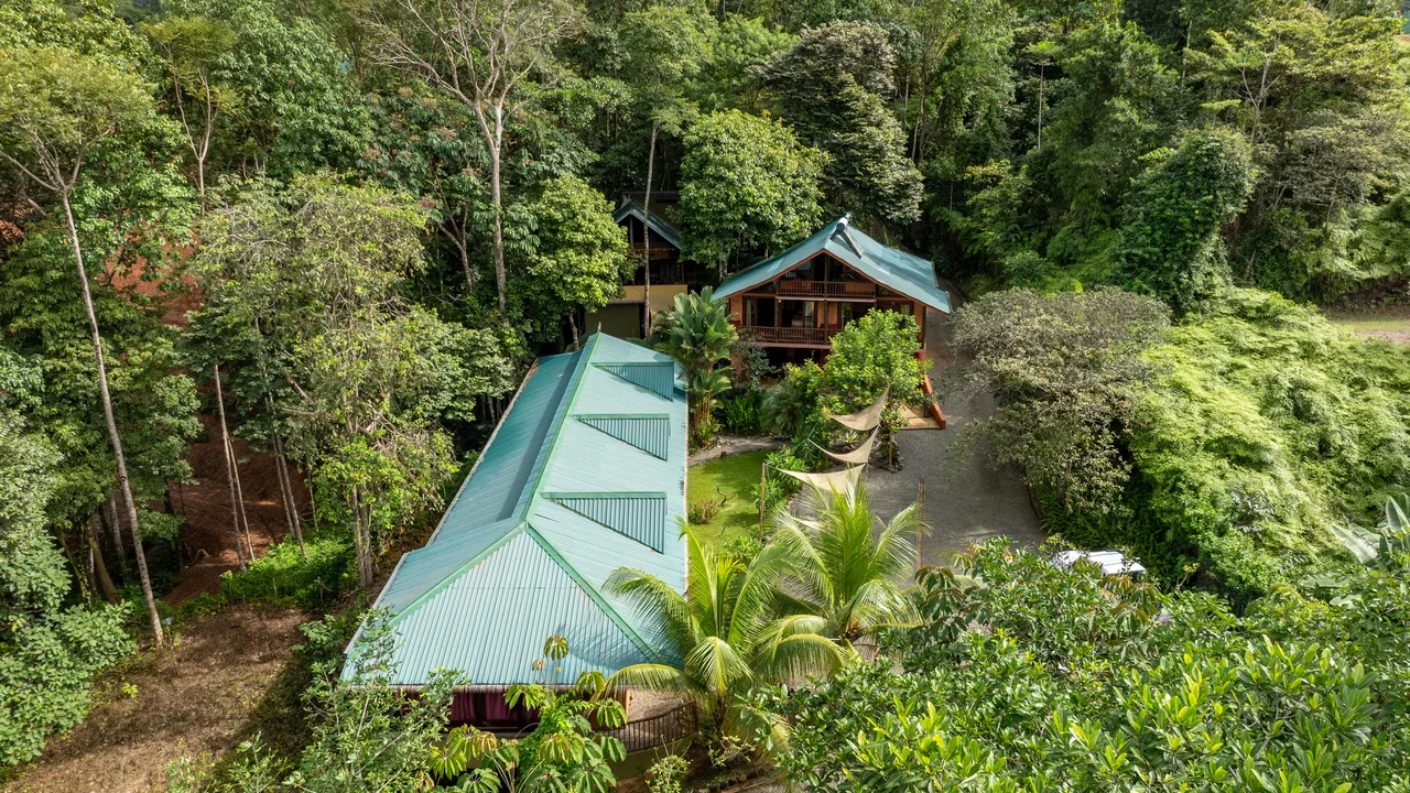 HOTEL PROPERTY WITH TWELVE BEDROOM AND OCEAN VIEWS, IN LA COLONIA – 1.5 ACRES