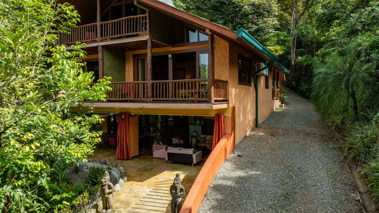 HOTEL PROPERTY WITH TWELVE BEDROOM AND OCEAN VIEWS, IN LA COLONIA – 1.5 ACRES, photo 11