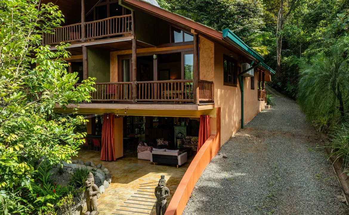 HOTEL PROPERTY WITH TWELVE BEDROOM AND OCEAN VIEWS, IN LA COLONIA – 1.5 ACRES, photo 12