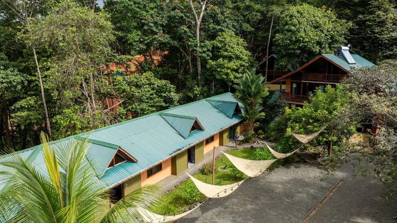 HOTEL PROPERTY WITH TWELVE BEDROOM AND OCEAN VIEWS, IN LA COLONIA – 1.5 ACRES, photo 3