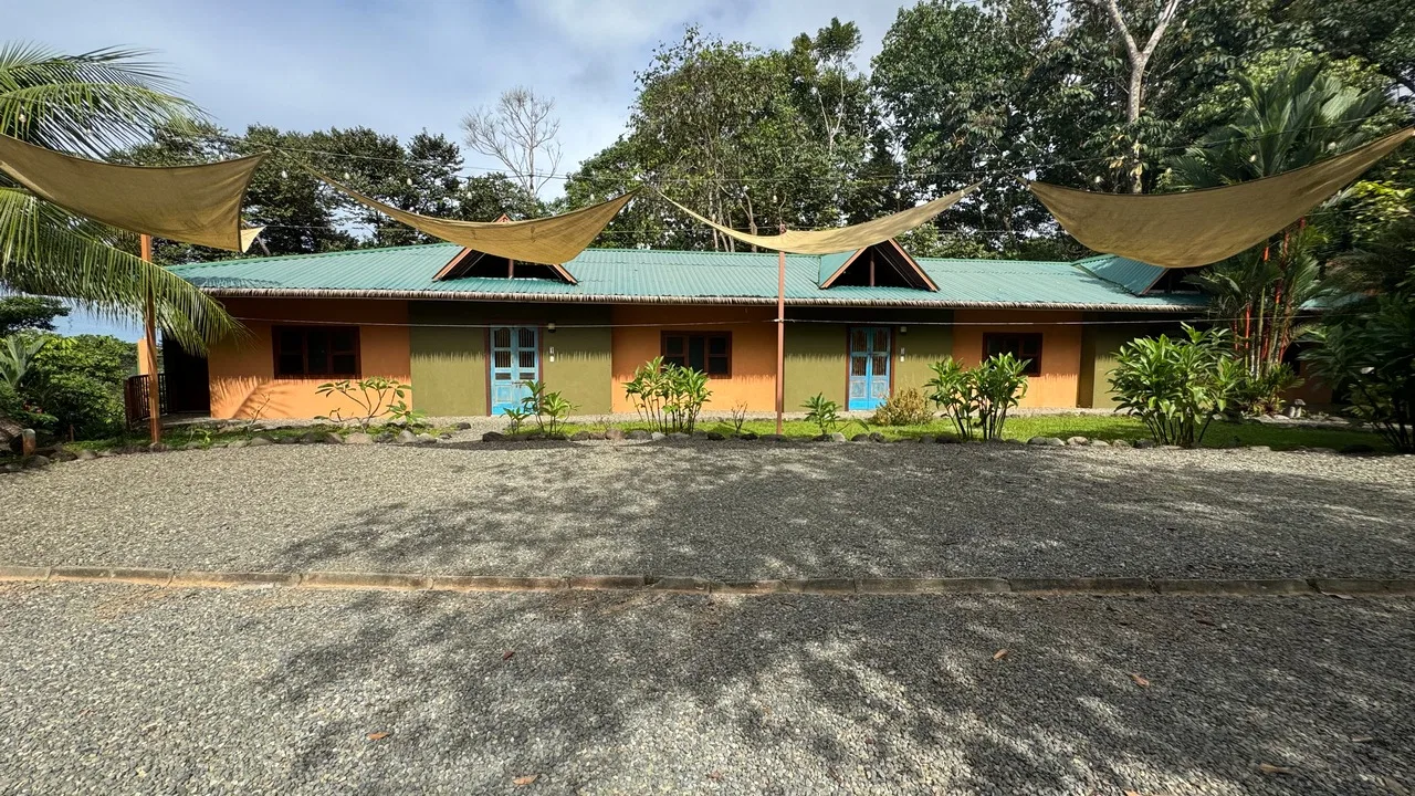 HOTEL PROPERTY WITH TWELVE BEDROOM AND OCEAN VIEWS, IN LA COLONIA – 1.5 ACRES, photo 5