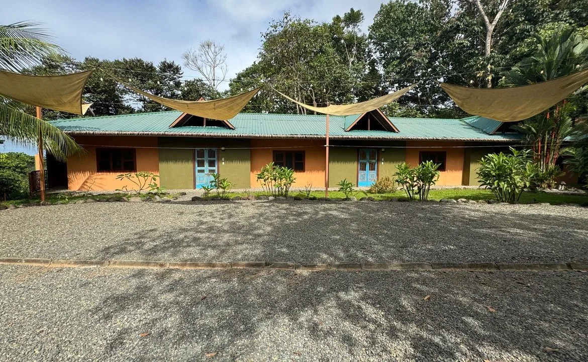 HOTEL PROPERTY WITH TWELVE BEDROOM AND OCEAN VIEWS, IN LA COLONIA – 1.5 ACRES, photo 6