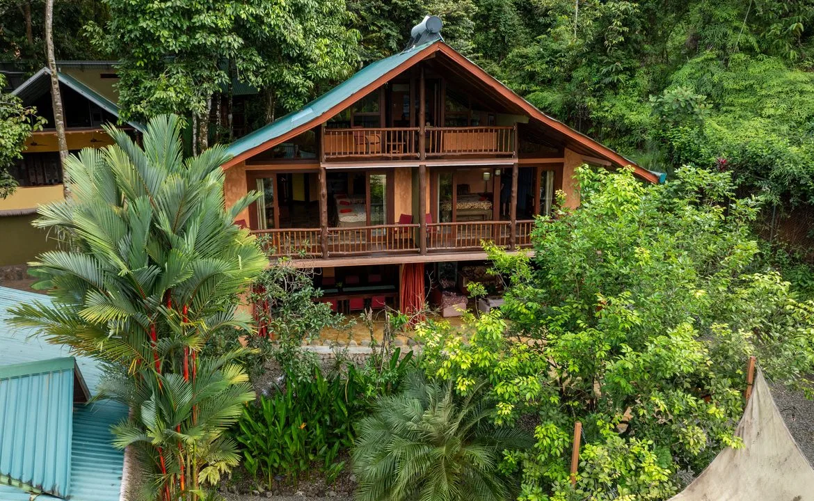 HOTEL PROPERTY WITH TWELVE BEDROOM AND OCEAN VIEWS, IN LA COLONIA – 1.5 ACRES, photo 8