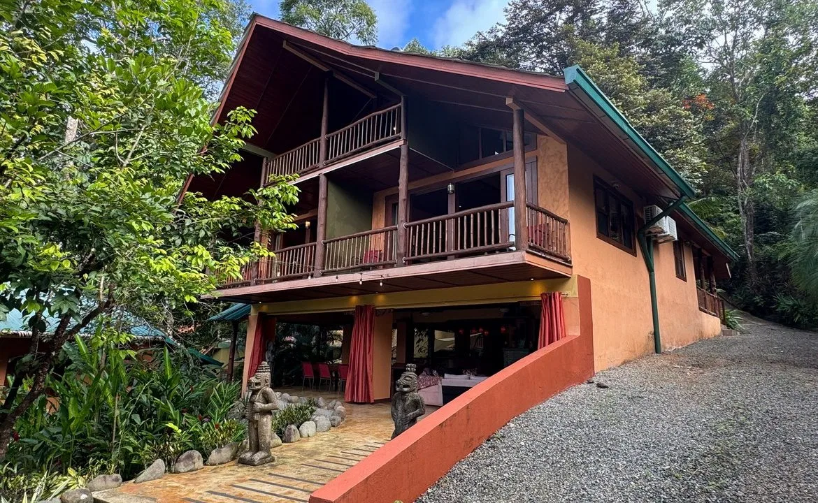 HOTEL PROPERTY WITH TWELVE BEDROOM AND OCEAN VIEWS, IN LA COLONIA – 1.5 ACRES, photo 10