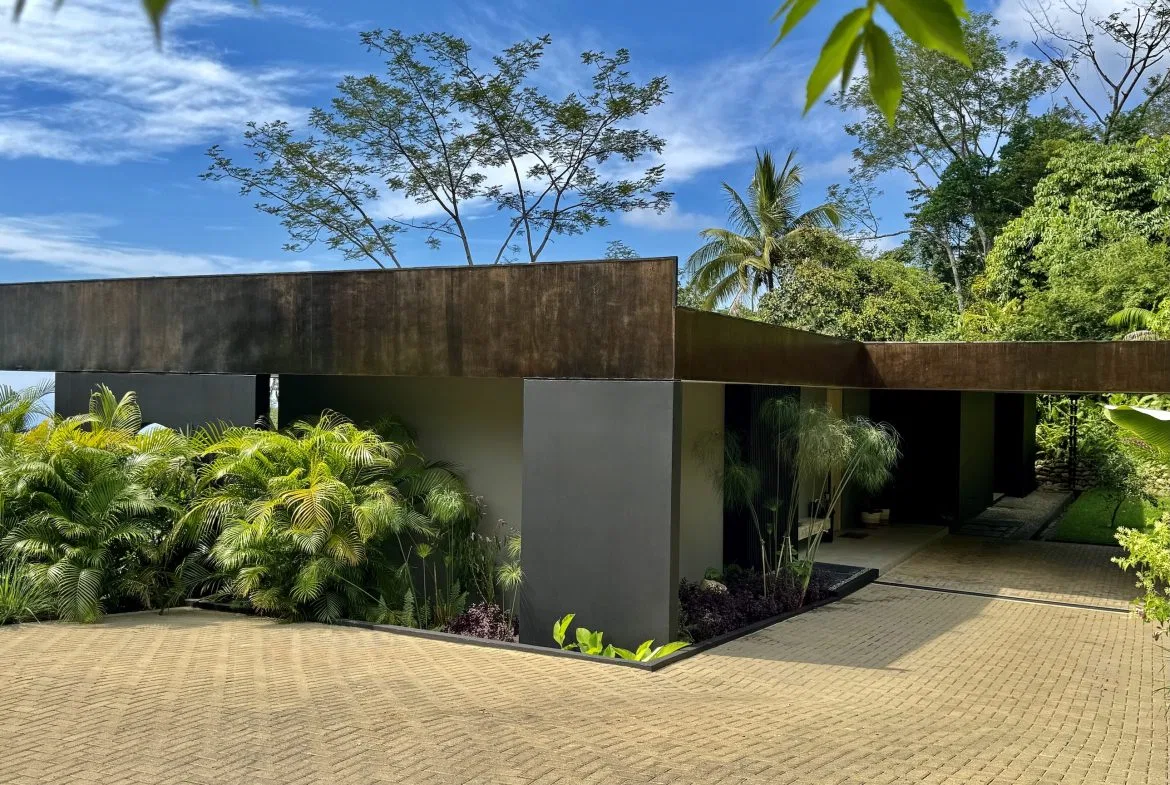 BLACK VILLAS IN THE MIDDLE OF THE NATURE, IN UVITA – 2.35 ACRES, photo 14