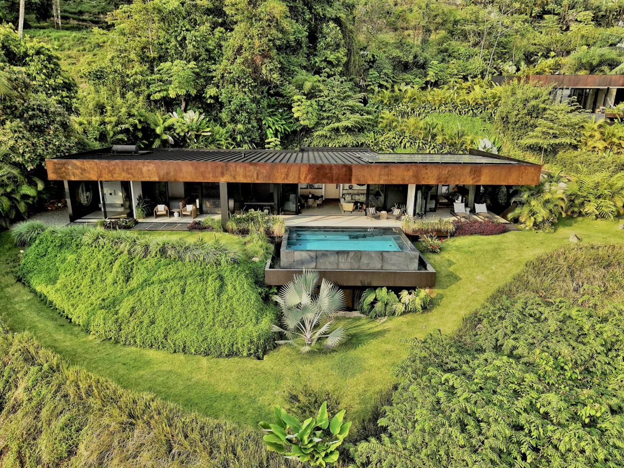 BLACK VILLAS IN THE MIDDLE OF THE NATURE, IN UVITA – 2.35 ACRES, photo 5