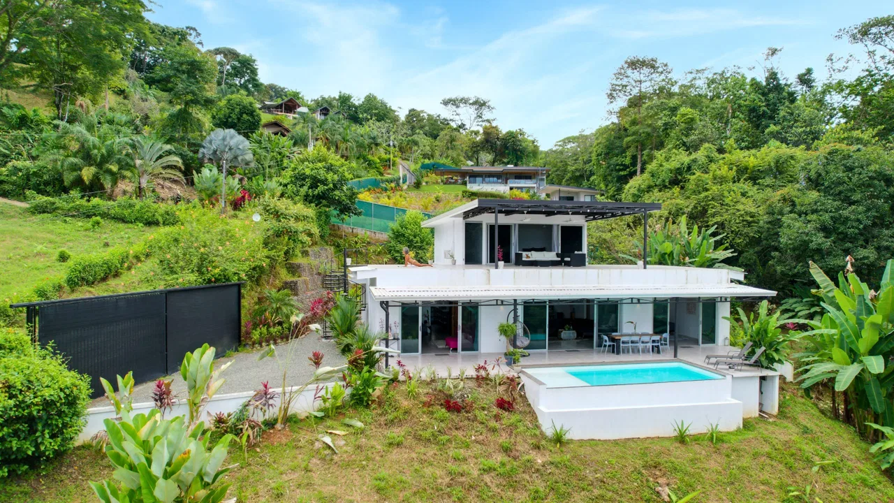 BEAUTIFUL AND MODERN HOME IN UVITA WITH INFINITY POOL, OCEAN VIEWS AND RENTAL OPTIONS, photo 3