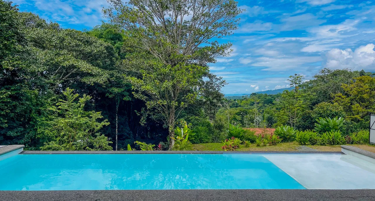 BEAUTIFUL AND MODERN HOME IN UVITA WITH INFINITY POOL, OCEAN VIEWS AND RENTAL OPTIONS, photo 5