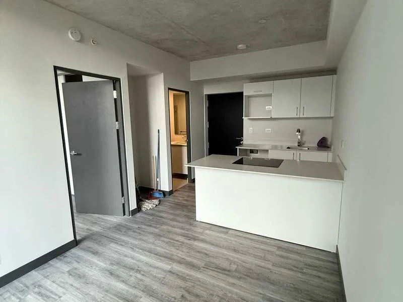 1 Bed Condo For Sale in Rohrmoser, photo 3