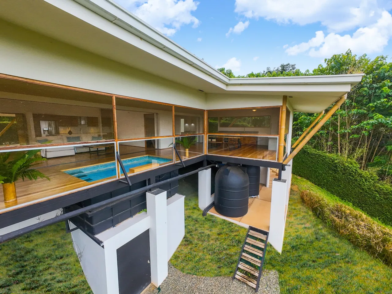 MAR MYSTIQUE HAVEN: EXCLUSIVE CONTEMPORARY RESIDENCE WITH STUNNING OCEAN VIEWS, IN OJOCHAL – 1.15 ACRES, photo 2