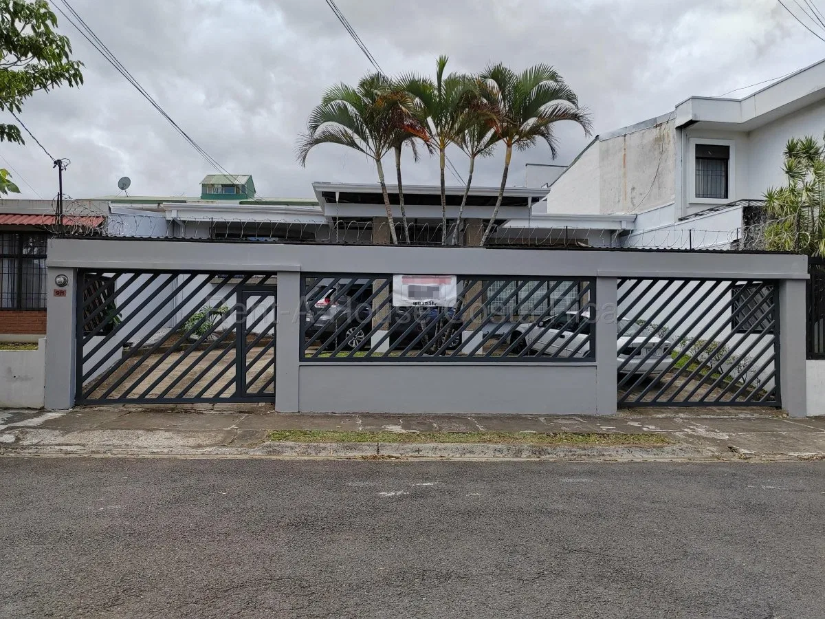 Venta de Casa en La Uruca 26-1822 - Venta en San José