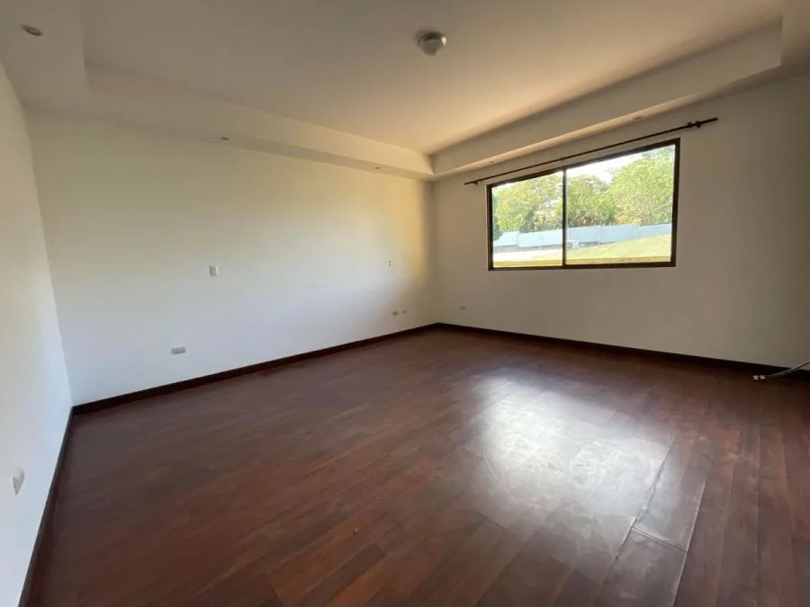 Venta de Casa en Santa Ana en Residencial RAH 24-1025 MGA - Venta en Santa Ana, photo 2
