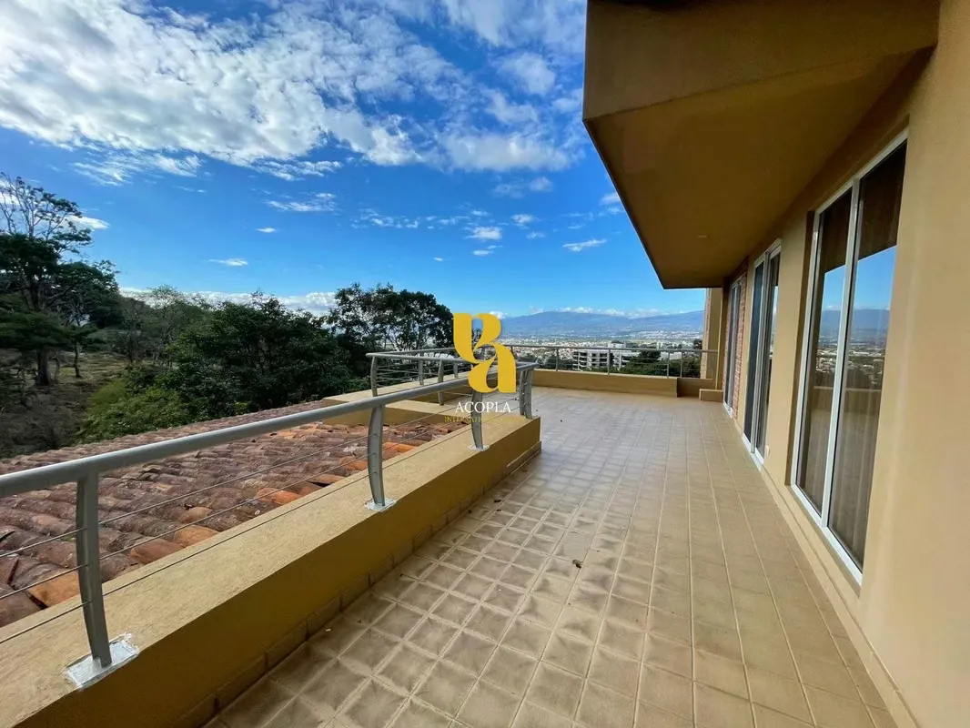 Furnished apartment for rent with large terrace in Escazú