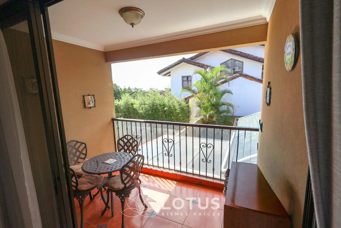 Casa en Venta en Condominio Lomas de Granadilla, Curridabat — 4 hab., Cód. AJ066, photo 2