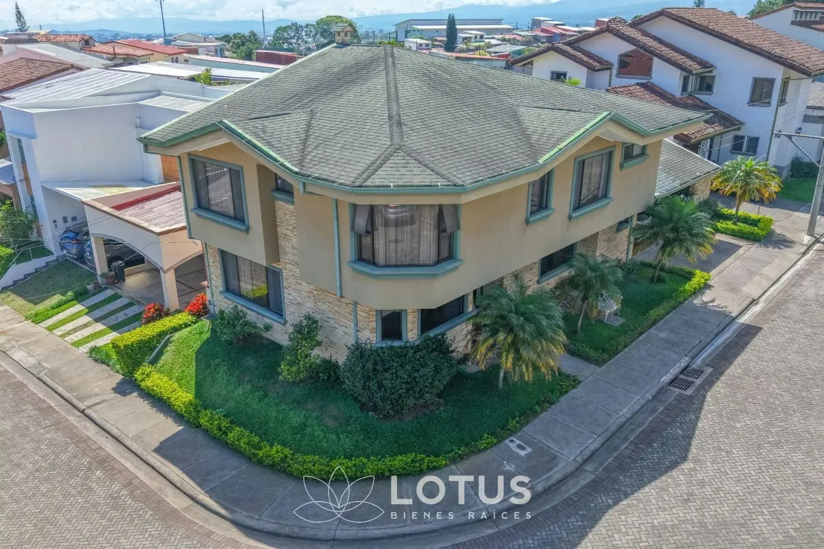Casa en Venta en Condominio Lomas de Granadilla, Curridabat — 4 hab., Cód. AJ066, photo 3