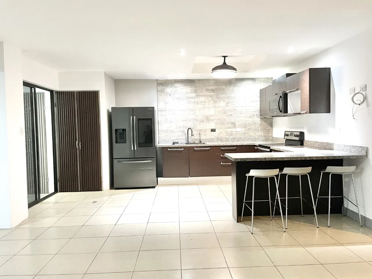 Descubra esta espaciosa casa de tres niveles en Condominio Río Palma, ideal para familias que buscan comodidad, ..., photo 2