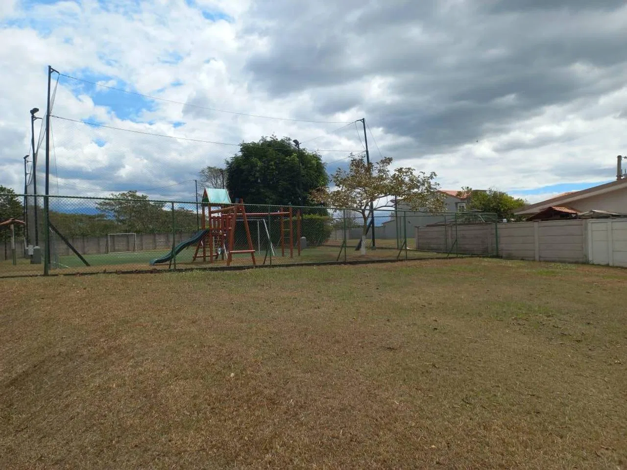 Se vende lote en Condominio Lomas del Bosque, photo 3
