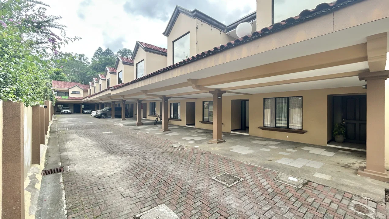 🏡 ¡Alquiler de Townhouse 2 Hab. 2,5 Baños en Condominio en San Rafael de Escazú! 🏡