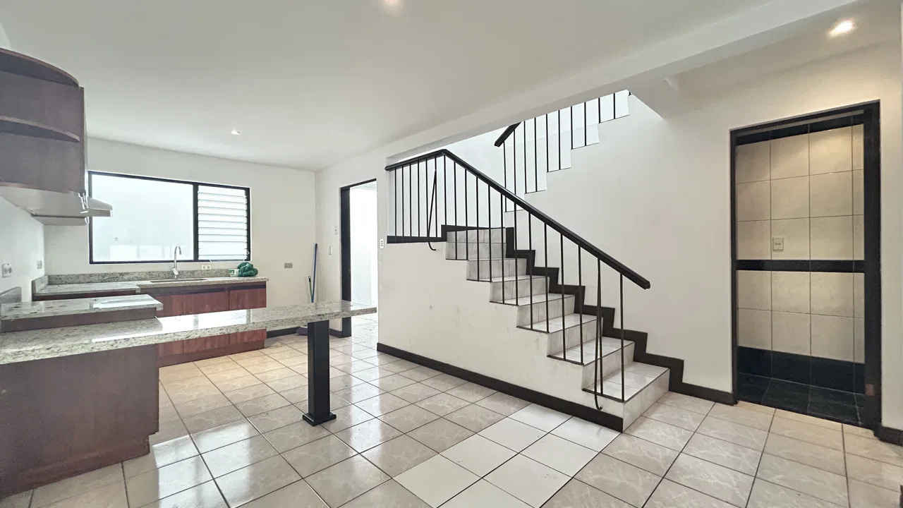 🏡 ¡Alquiler de Townhouse 2 Hab. 2,5 Baños en Condominio en San Rafael de Escazú! 🏡, photo 4