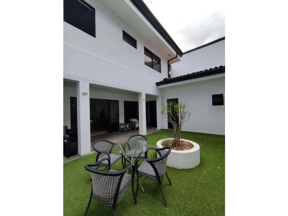 Hermosa casa con acabados de lujo estilo contemporáneo en barrio muy céntrico en San Rafael de Escazú. Excelente estado de mantenimiento, en un condominio muy exclusivo. Precio de ..., photo 16