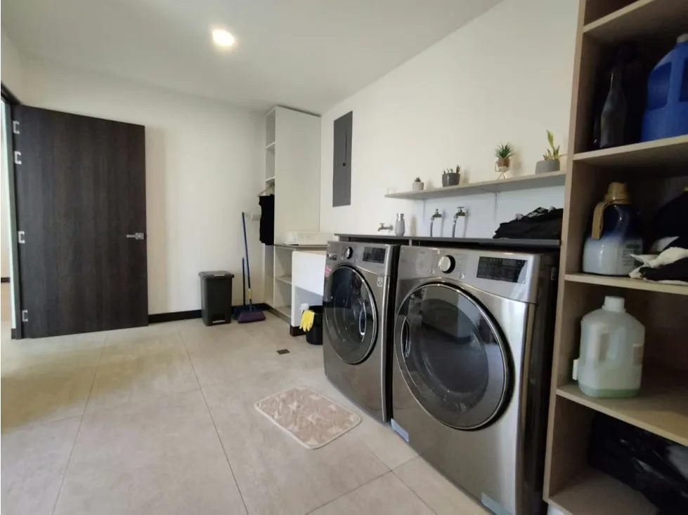 Hermosa casa con acabados de lujo estilo contemporáneo en barrio muy céntrico en San Rafael de Escazú. Excelente estado de mantenimiento, en un condominio muy exclusivo. Precio de ..., photo 6