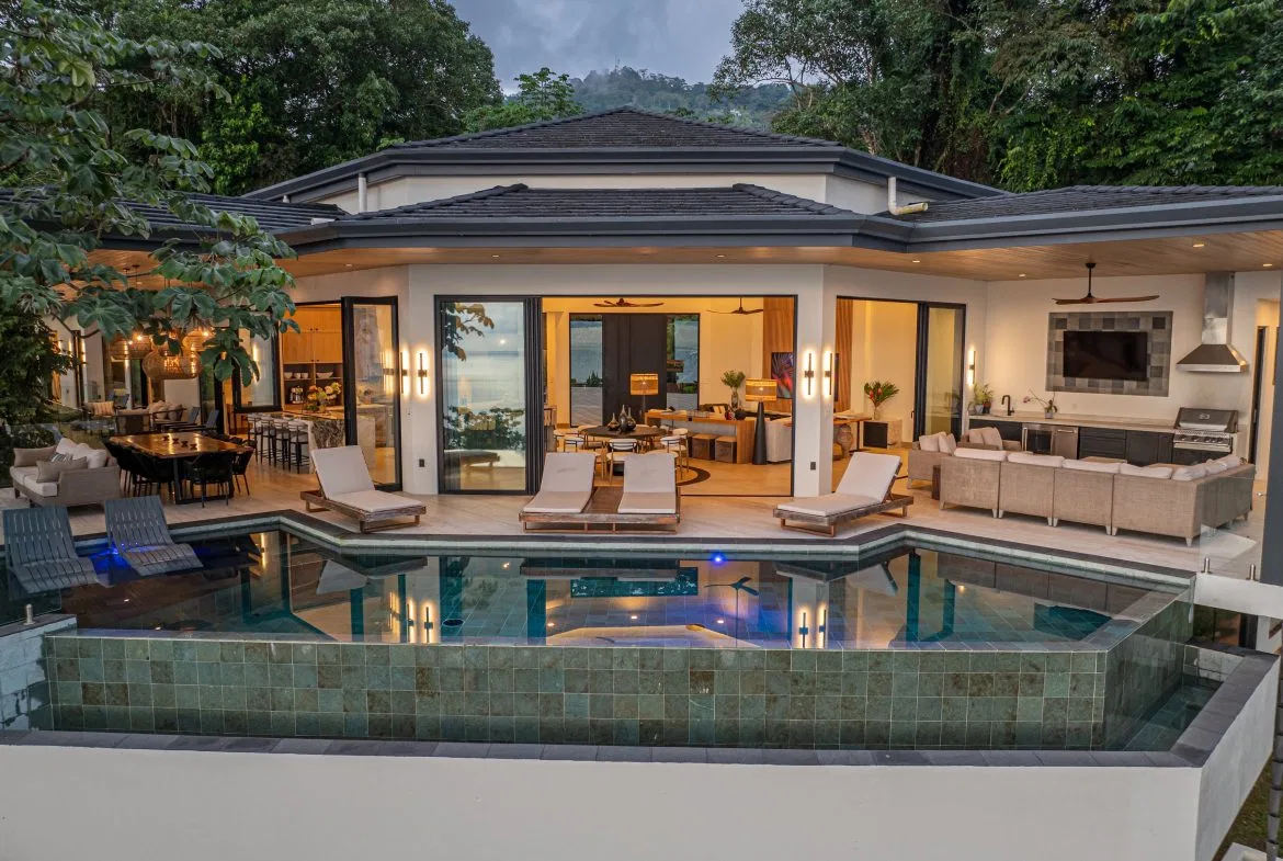 MAJESTIC LUXURY ESTATE WITH FIVE BEDROOMS IN ESCALERAS – 5.5 ACRES, photo 2