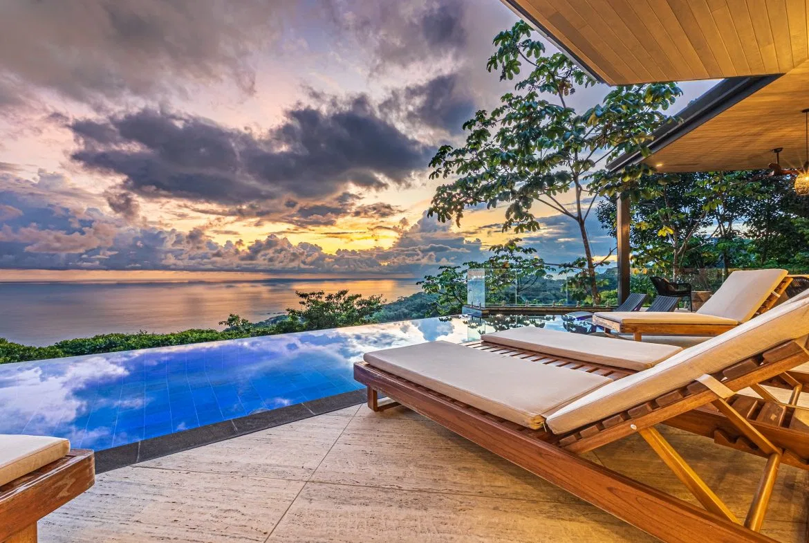MAJESTIC LUXURY ESTATE WITH FIVE BEDROOMS IN ESCALERAS – 5.5 ACRES, photo 11