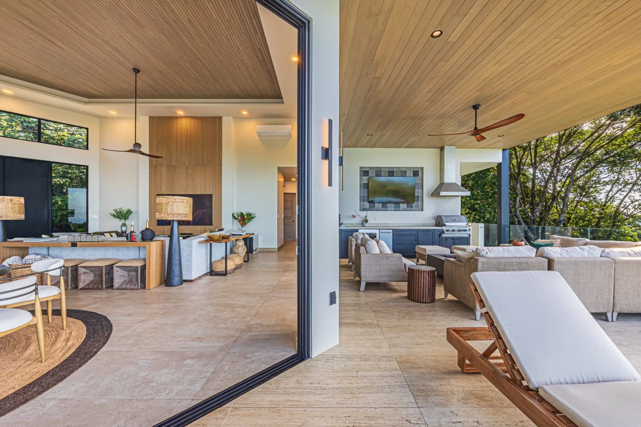 MAJESTIC LUXURY ESTATE WITH FIVE BEDROOMS IN ESCALERAS – 5.5 ACRES, photo 18