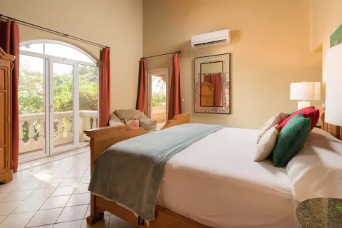 Casa de Luz ~ 7 Bedroom Beachfront Estate on the White Sands of Playa Langosta!, photo 11