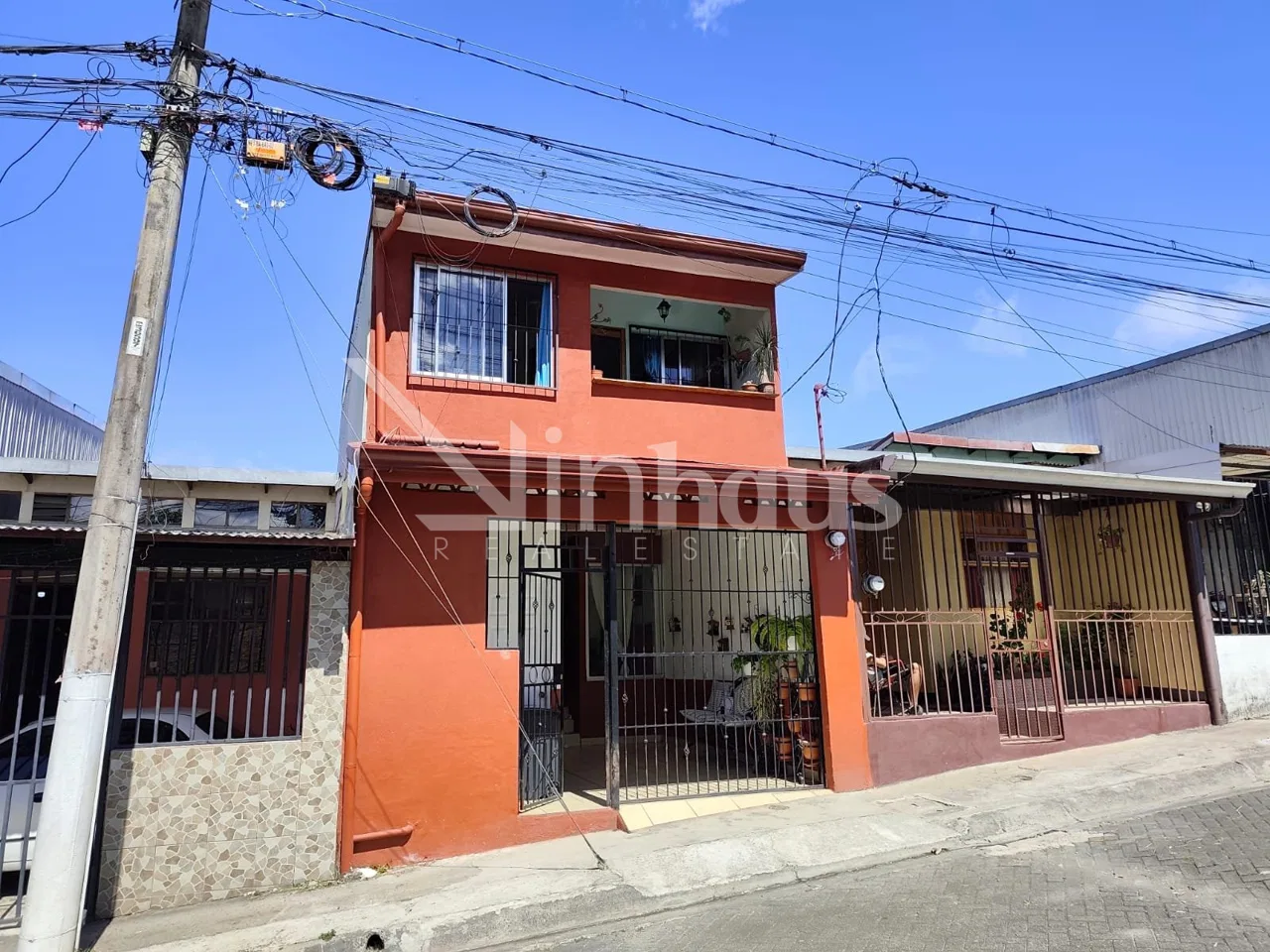 Casa con local comercial en venta, San Miguel Desamparados