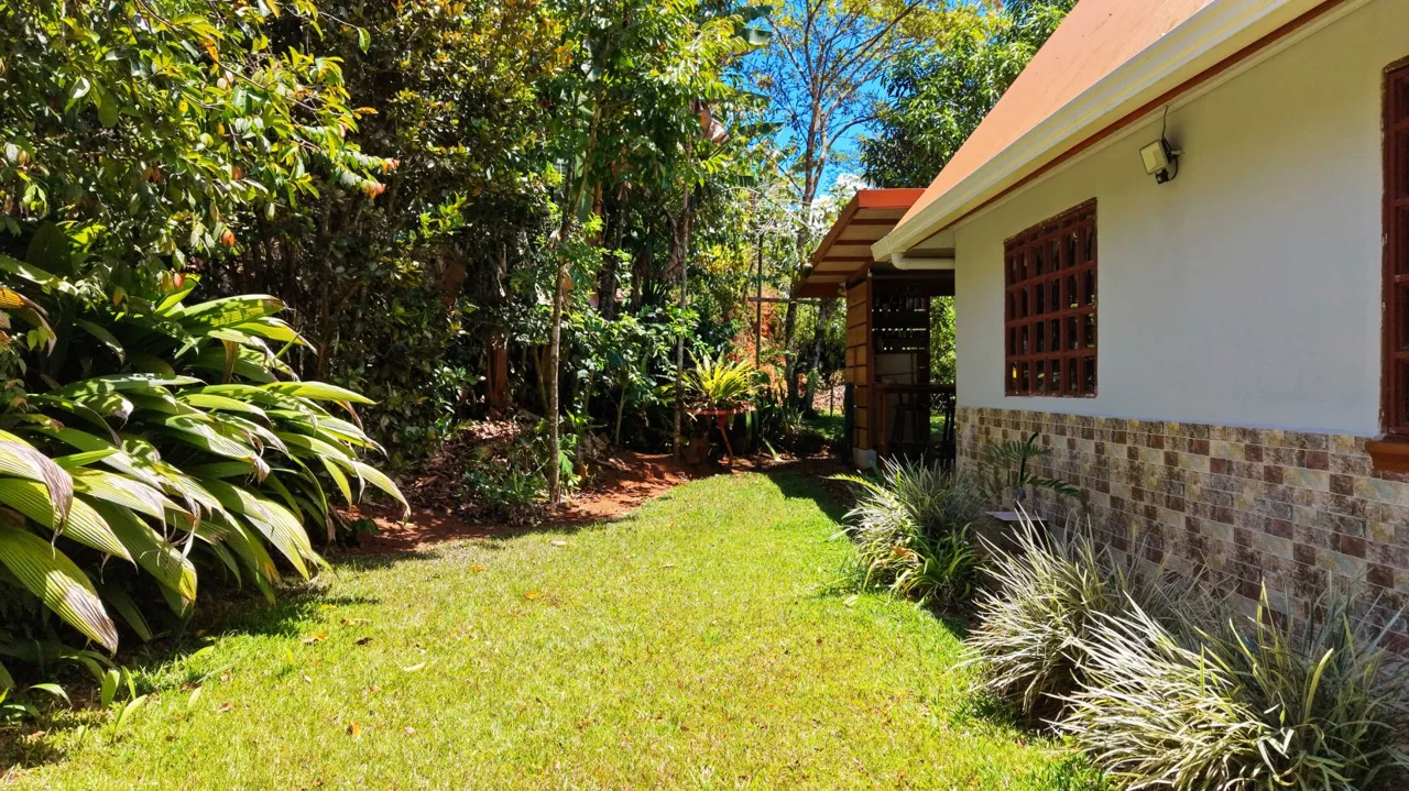 2-Story House with 879 m² Lot for Sale: Connectivity and Space, in Las Mercedes de Cajón, photo 13
