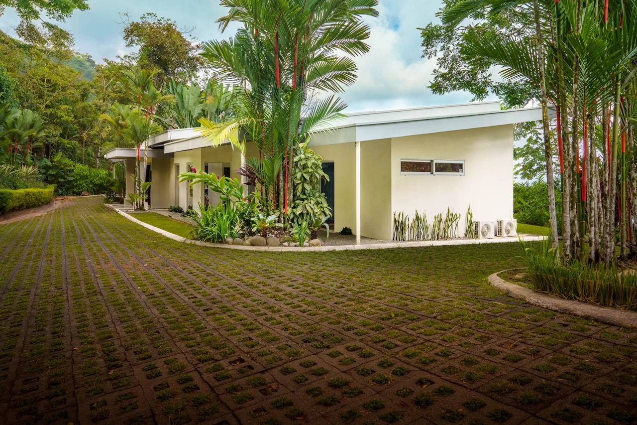 VILLA LUNA PROPERTY WITH THREE BEDROOMS AND SUNSET VIEWS, IN ESCALERAS – 0.66 ACRES, photo 3