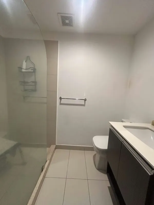 Excellent location within walking distance of Peru Park, close to ..., photo 4