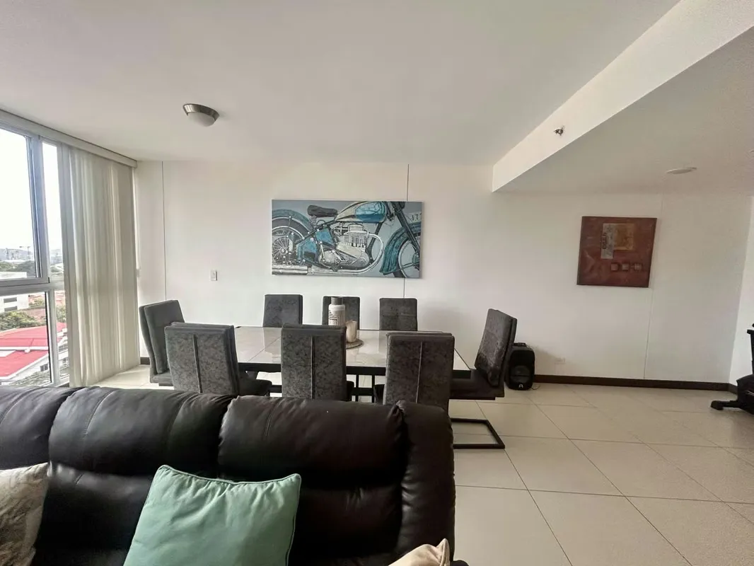Excellent location within walking distance of Peru Park, close to ..., photo 5