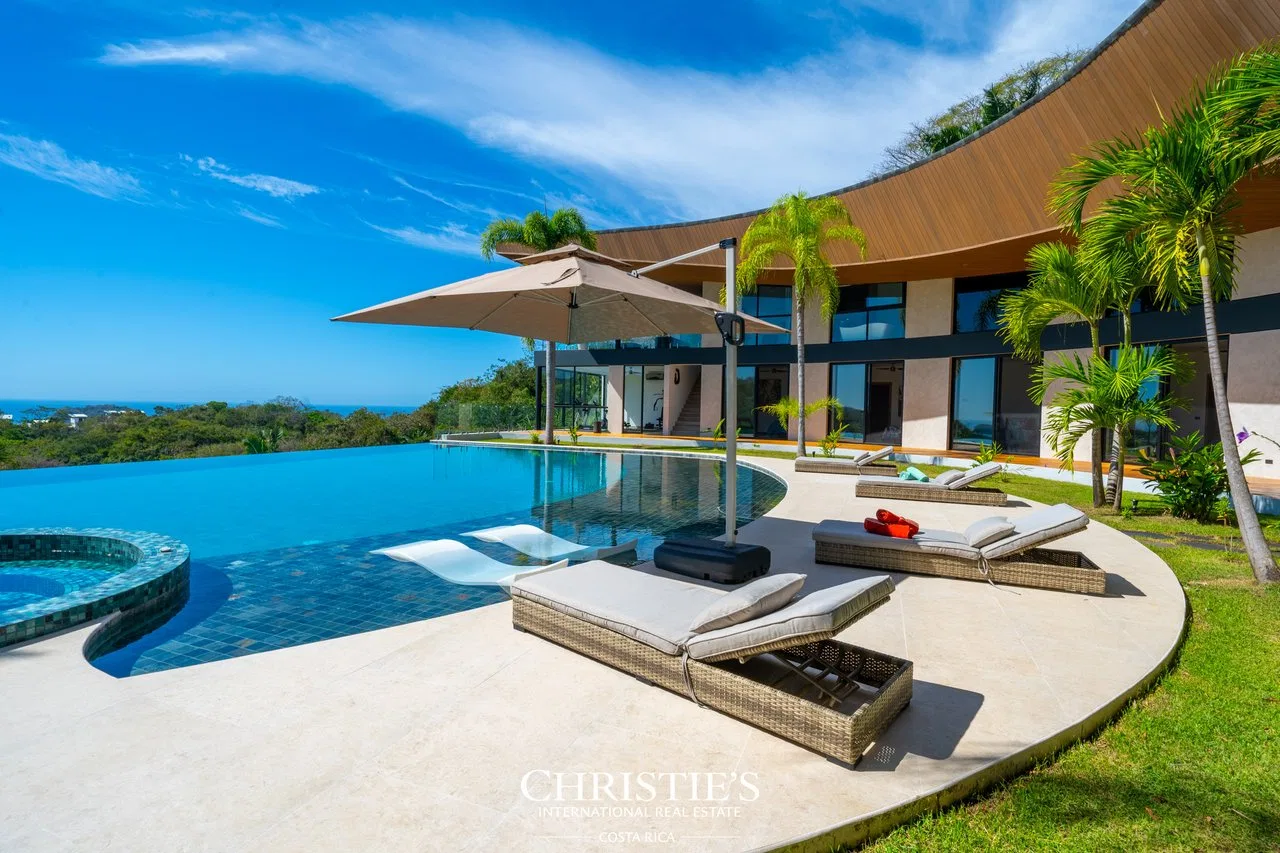 Samara Moon a Resort-Style Estate