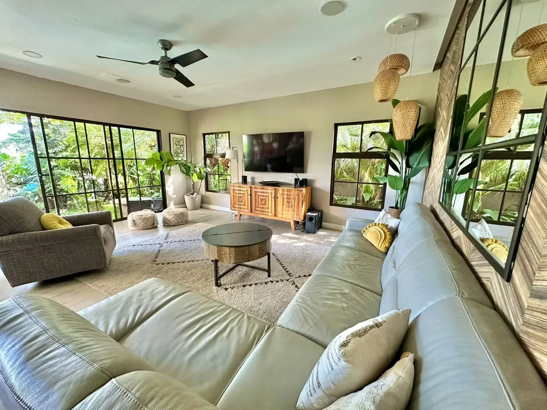 FOR SALE – SPACIOUS HOUSE WITH SWIMMING POOL AND 3 APARTMENTS – CIUDAD COLÓN, photo 10