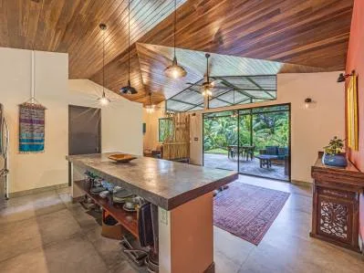 Escondite tropical: 7 acres de ribera aislada con una casa de 3 habitaciones, photo 9