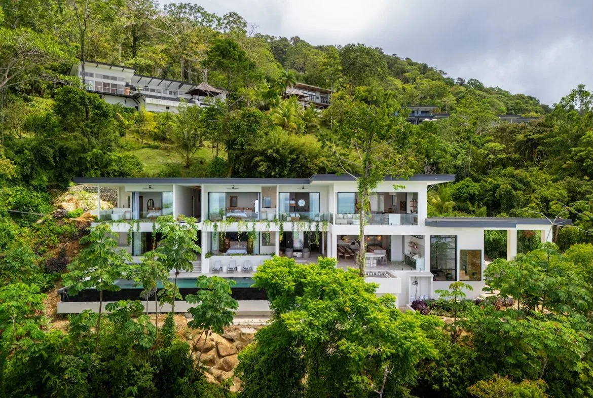 LUXURY PROPERTY WITH FIVE BEDROOM AND PANORAMIC VIEWS OF THE OCEAN, NEAR TO ESCALERAS – 1.36 ACRES, photo 2