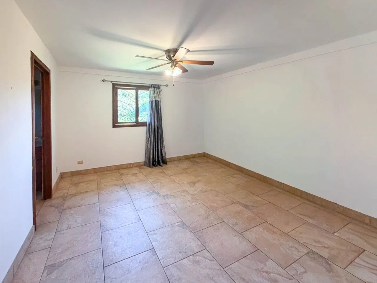 Casa amplia y amueblada en residencial privado en Santa Ana, photo 21
