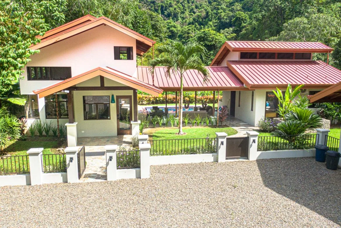 PROPERTY WITH 2 BEDROOM HOUSE AND A GUEST HOUSE, IN PLATANILLO – 3.35 ACRES, photo 2