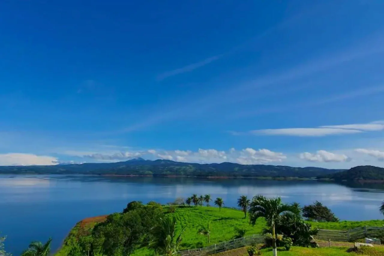 Paradise Island Ranch – Lakefront Retreat &amp; Lifestyle Investment in Lake Arenal Tronadora Costa Rica, photo 11