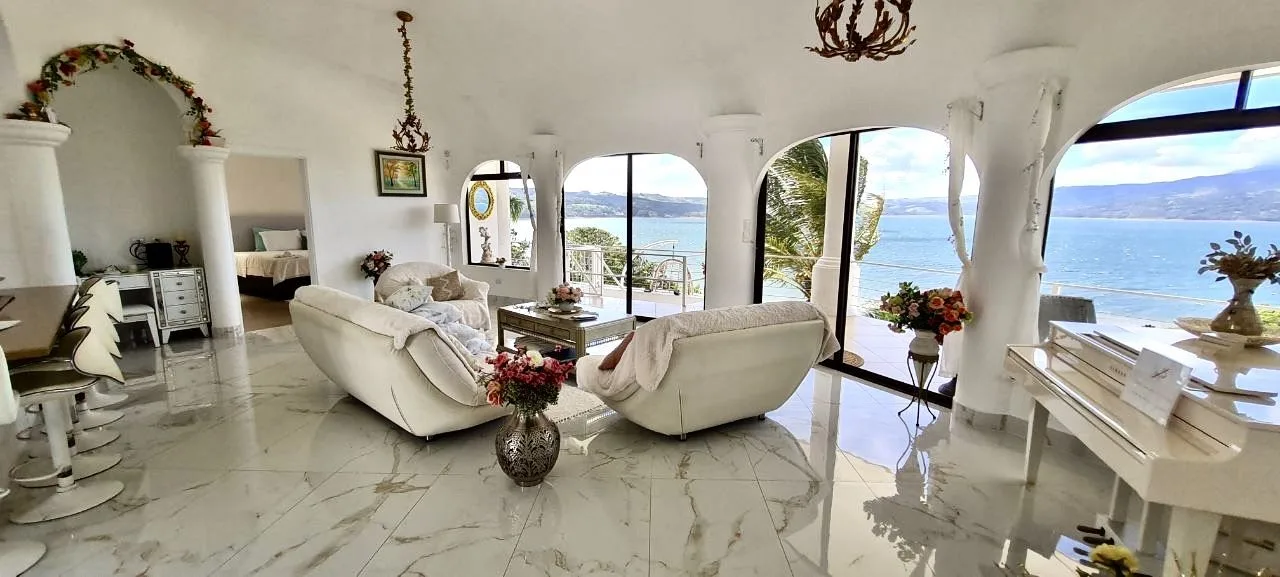 Paradise Island Ranch – Lakefront Retreat &amp; Lifestyle Investment in Lake Arenal Tronadora Costa Rica, photo 15