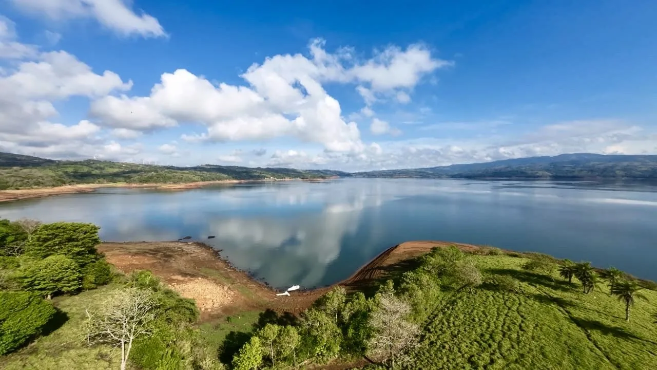 Paradise Island Ranch – Lakefront Retreat &amp; Lifestyle Investment in Lake Arenal Tronadora Costa Rica, photo 10
