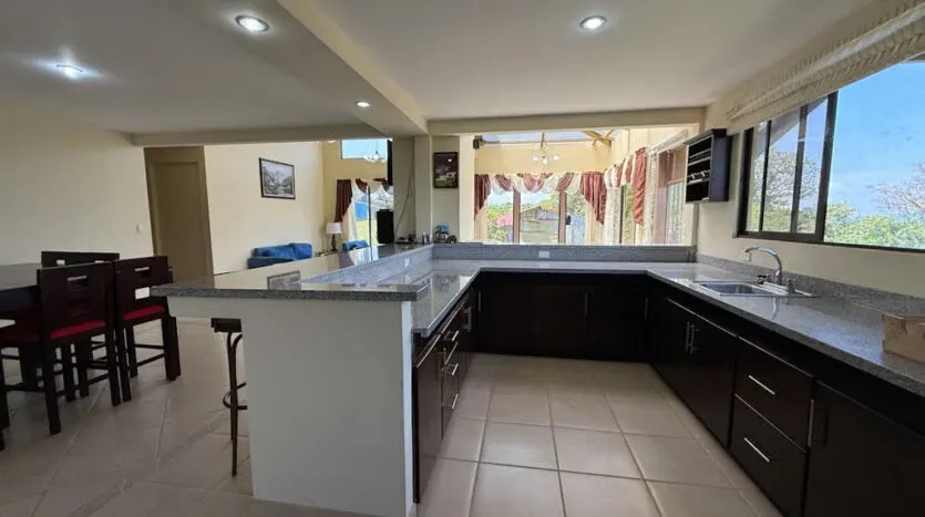 Impressive Home for Sale – Beautiful and Spacious Property, photo 2