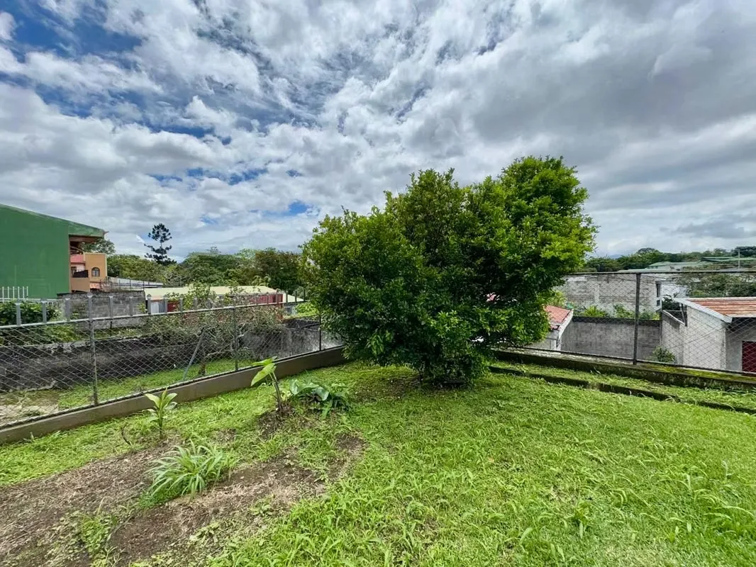 Property for sale with 3 independent apartments in San Pedro, photo 8