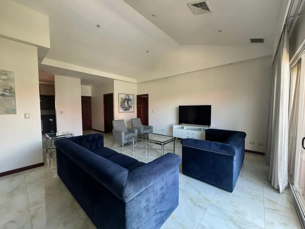 En alquiler apartamento amueblado en Escazú