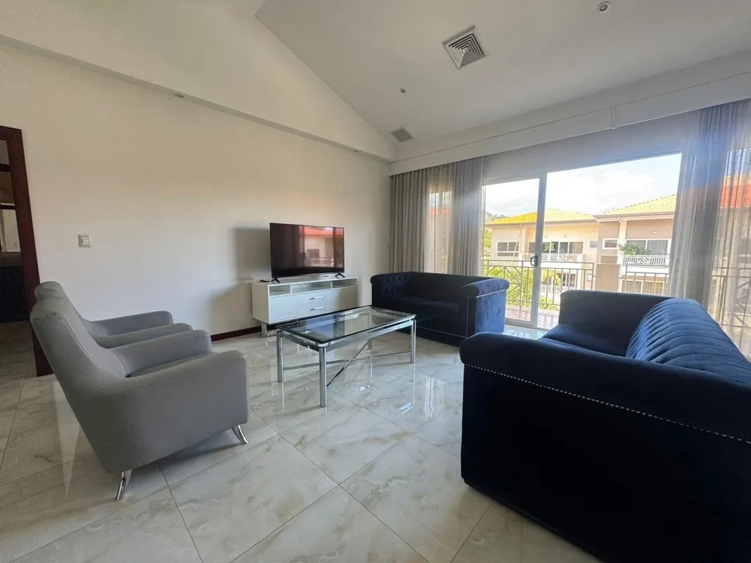 En alquiler apartamento amueblado en Escazú, photo 11